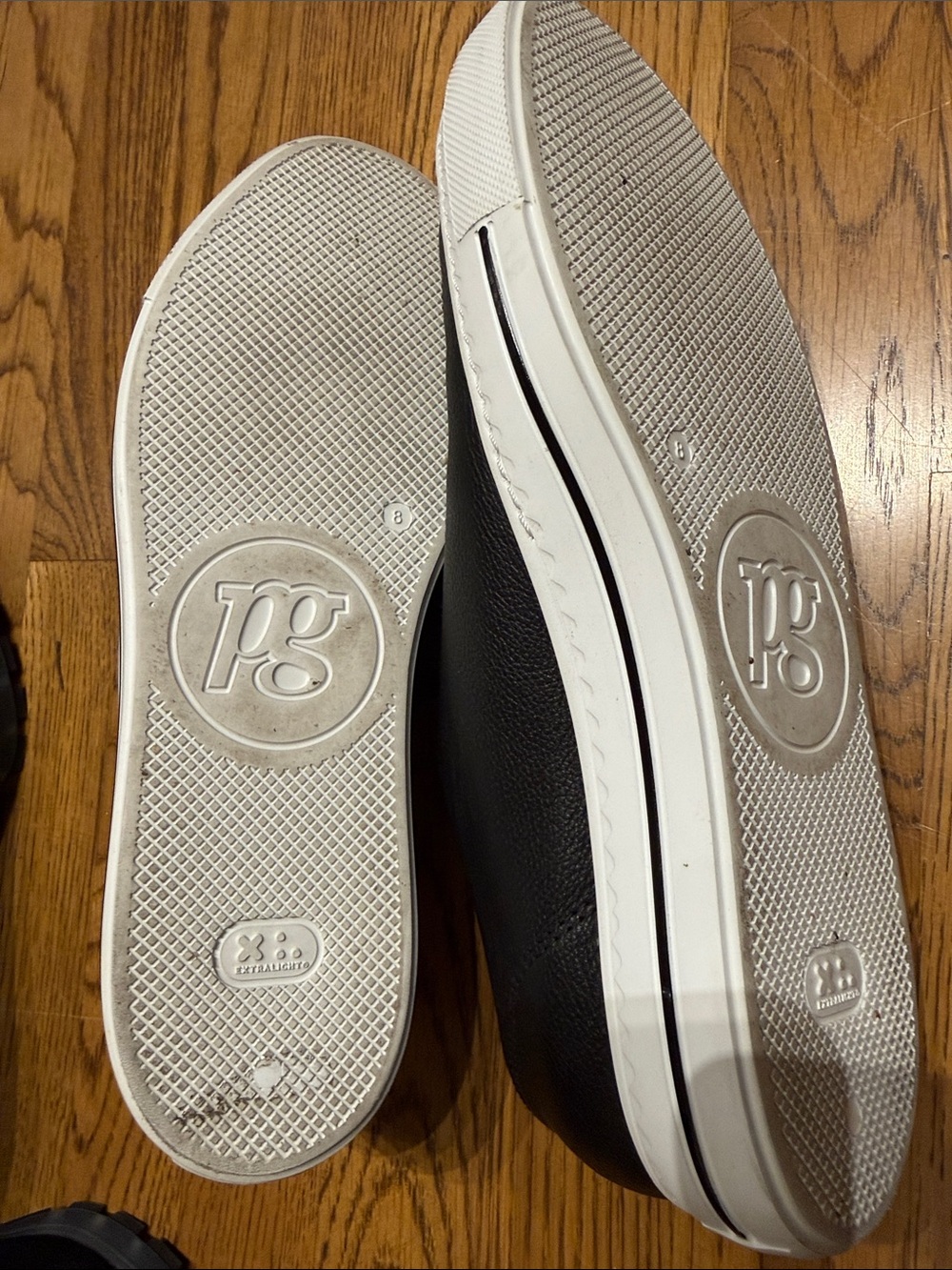 Paul Green Black Leather Low-Profile Lace-Up Sneakers with White Trim - Picture 3 of 3